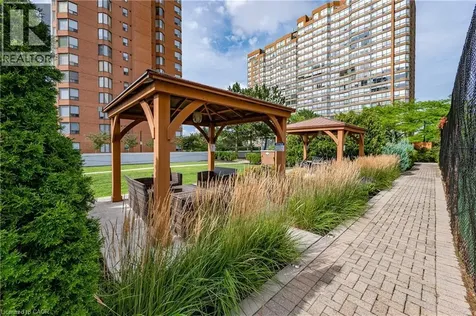 1270 Maple Crossing Boulevard Burlington ON L7S 2J3
