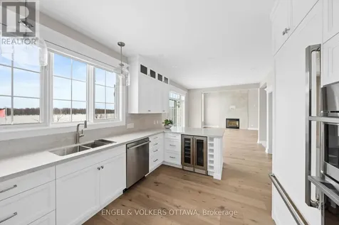 6373 Radisson Way Ottawa ON K1C 2Z9