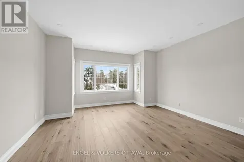 6373 Radisson Way Ottawa ON K1C 2Z9