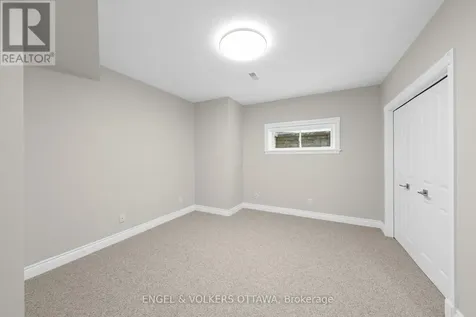 6373 Radisson Way Ottawa ON K1C 2Z9