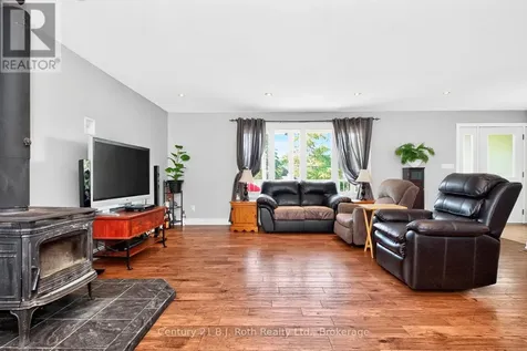 161 Forest Harbour Parkway Tay ON L0K 1E0