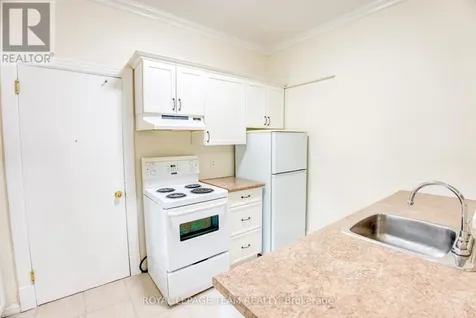 480 Oakhill Road Ottawa ON K1M 1J6
