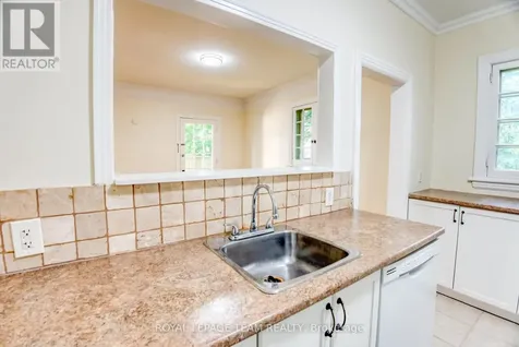 480 Oakhill Road Ottawa ON K1M 1J6