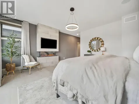 7 Meadowlark Way Collingwood ON L9Y 0K1