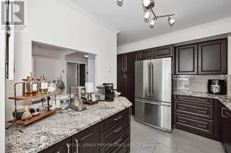 2760 Carousel Crescent Ottawa ON K1T 2N4
