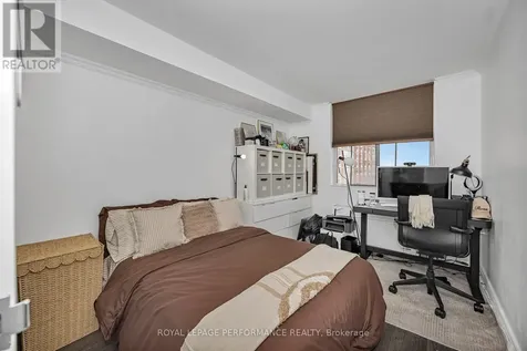 2760 Carousel Crescent Ottawa ON K1T 2N4
