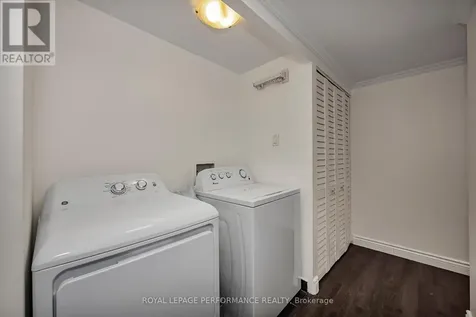 2760 Carousel Crescent Ottawa ON K1T 2N4