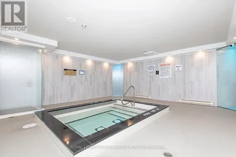 2760 Carousel Crescent Ottawa ON K1T 2N4