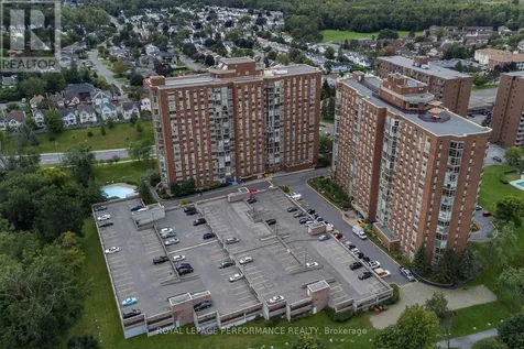 2760 Carousel Crescent Ottawa ON K1T 2N4