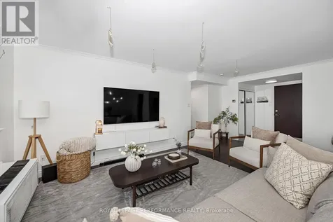 2760 Carousel Crescent Ottawa ON K1T 2N4