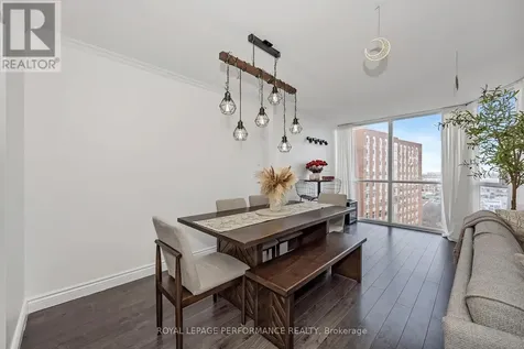 2760 Carousel Crescent Ottawa ON K1T 2N4