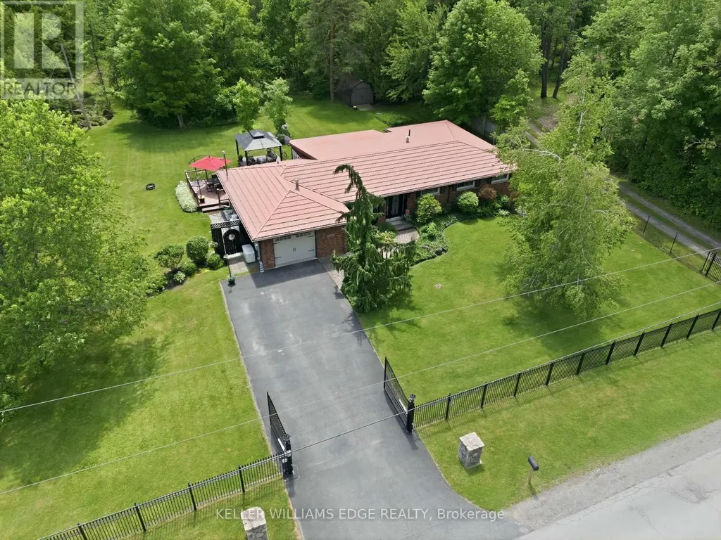 484 11th Concession Road East Hamilton ON L8B 1J1