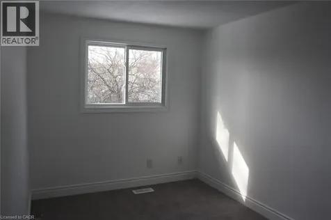 144 Sekura Crescent Cambridge ON N1R 7G1