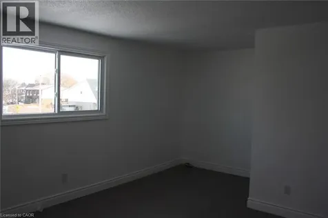 144 Sekura Crescent Cambridge ON N1R 7G1