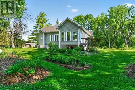 25 George Street East Westport ON K0G 1X0