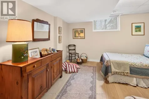 25 George Street East Westport ON K0G 1X0