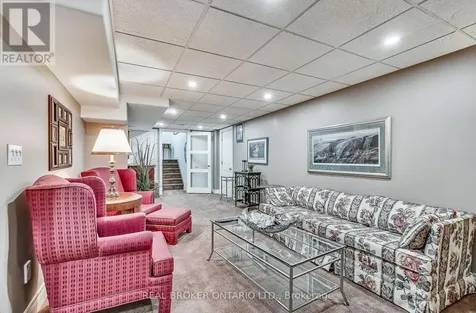 5 Liddycoat Lane Hamilton (ancaster) ON L9G 0A7
