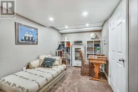 5 Liddycoat Lane Hamilton (ancaster) ON L9G 0A7