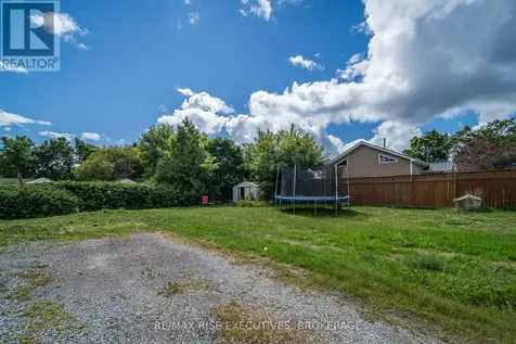 190 Victoria Avenue Gananoque ON K7G 2S1