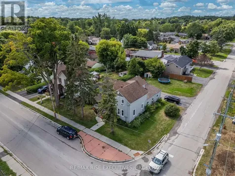 190 Victoria Avenue Gananoque ON K7G 2S1