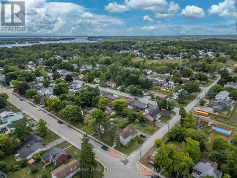 190 Victoria Avenue Gananoque ON K7G 2S1