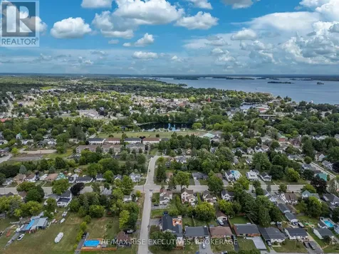 190 Victoria Avenue Gananoque ON K7G 2S1