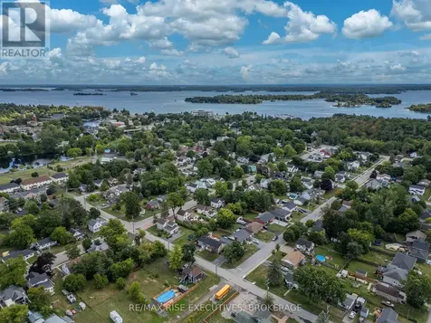 190 Victoria Avenue Gananoque ON K7G 2S1