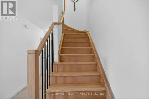 2092 Legrand Crescent Ottawa ON K1E 3T6