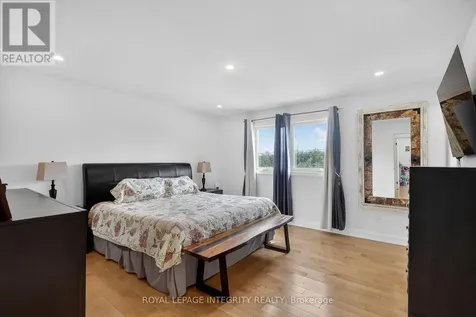 2092 Legrand Crescent Ottawa ON K1E 3T6