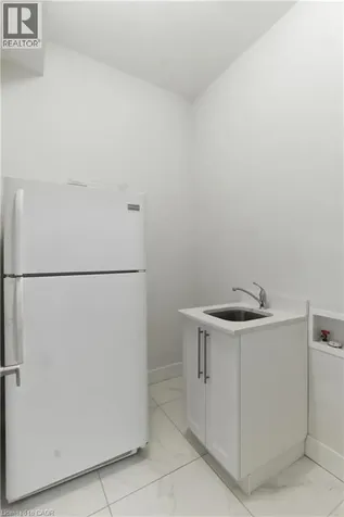 2000 Maddex Way London ON N5X 0M9