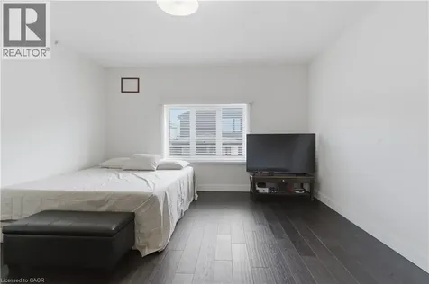 2000 Maddex Way London ON N5X 0M9