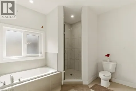 2000 Maddex Way London ON N5X 0M9