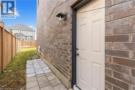 2000 Maddex Way London ON N5X 0M9