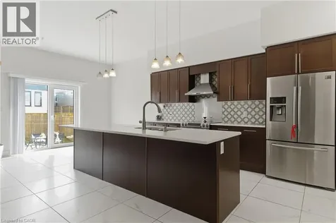 2000 Maddex Way London ON N5X 0M9