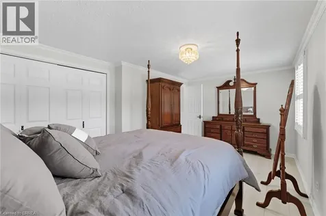 324 Burnett Avenue Cambridge ON N1T 1G6