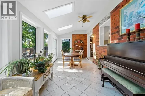 324 Burnett Avenue Cambridge ON N1T 1G6