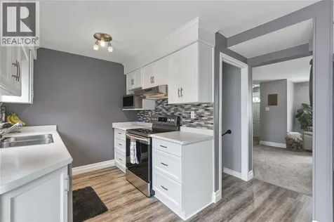 1103 Cardiff Court Sarnia ON N7S 4B6