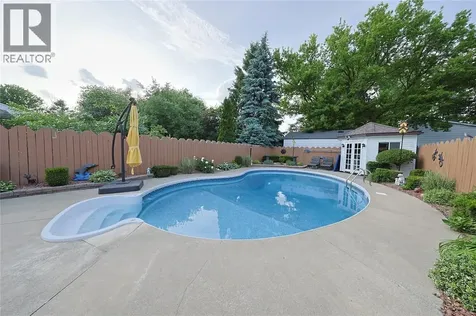 1103 Cardiff Court Sarnia ON N7S 4B6