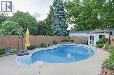 1103 Cardiff Court Sarnia ON N7S 4B6