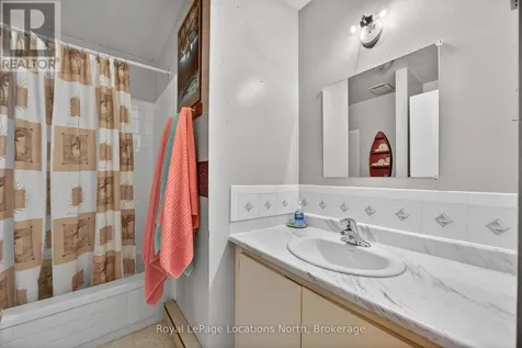 13 Harbour Street West Collingwood ON L9Y 5B4