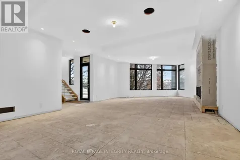 112 Queen Elizabeth Drive Ottawa ON K2P 0Z5