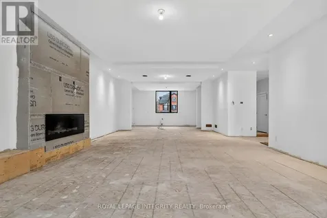 112 Queen Elizabeth Drive Ottawa ON K2P 0Z5