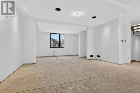 112 Queen Elizabeth Drive Ottawa ON K2P 0Z5
