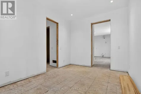 112 Queen Elizabeth Drive Ottawa ON K2P 0Z5