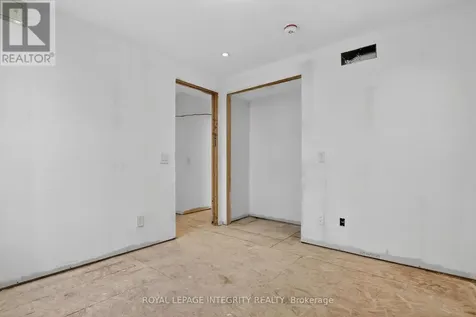 112 Queen Elizabeth Drive Ottawa ON K2P 0Z5