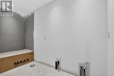 112 Queen Elizabeth Drive Ottawa ON K2P 0Z5