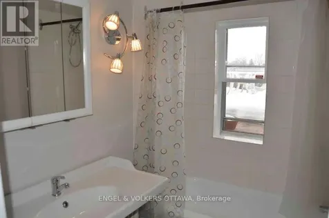 22-24 St Francis Street Ottawa ON K1Y 1W5