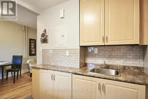 22-24 St Francis Street Ottawa ON K1Y 1W5