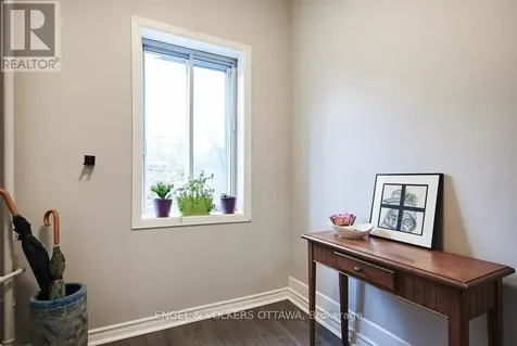 22-24 St Francis Street Ottawa ON K1Y 1W5