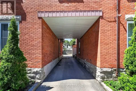 22-24 St Francis Street Ottawa ON K1Y 1W5